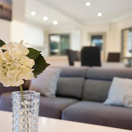 Happy Holidays Pool Private Villa