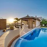 Happy Holidays Pool Private Vila *