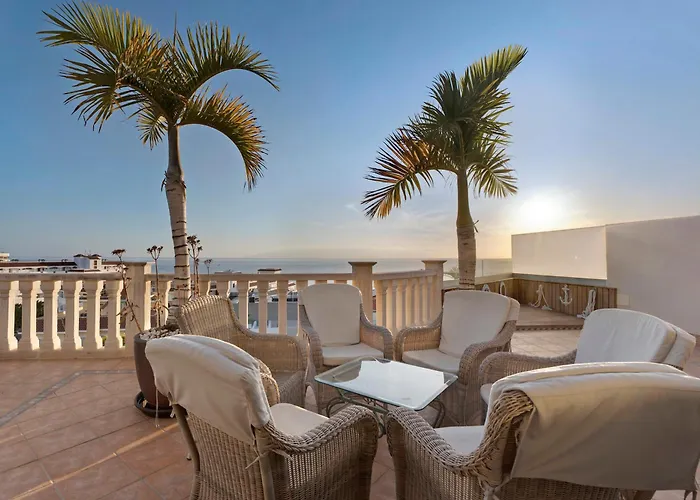 Happy Holidays Pool Private