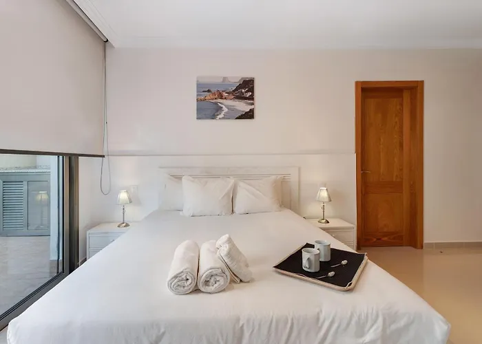 Happy Holidays Pool Private